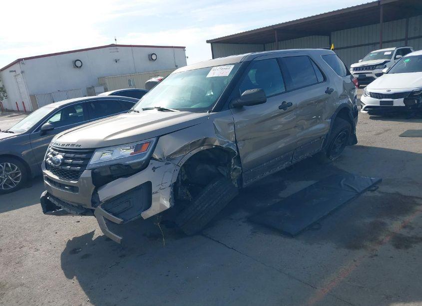 Photo 2 of 2017 Ford Police INTERCEPTOR (VIN 1FM5K8AR6HGA44269)