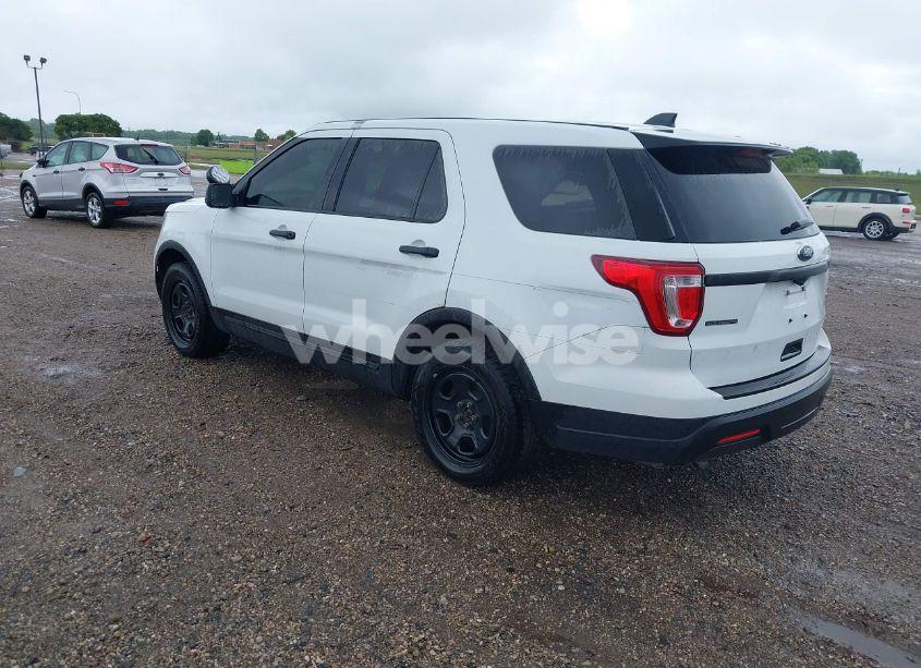 Photo 3 of 2018 Ford Police INTERCEPTOR (VIN 1FM5K8AR6JGC76392)