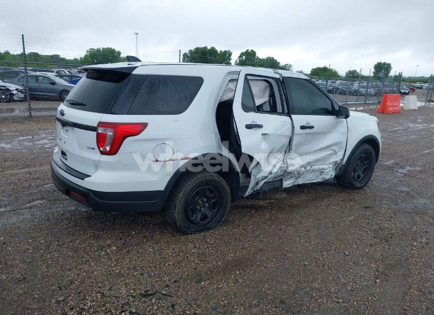 Photo 4 of 2018 Ford Police INTERCEPTOR (VIN 1FM5K8AR6JGC76392)