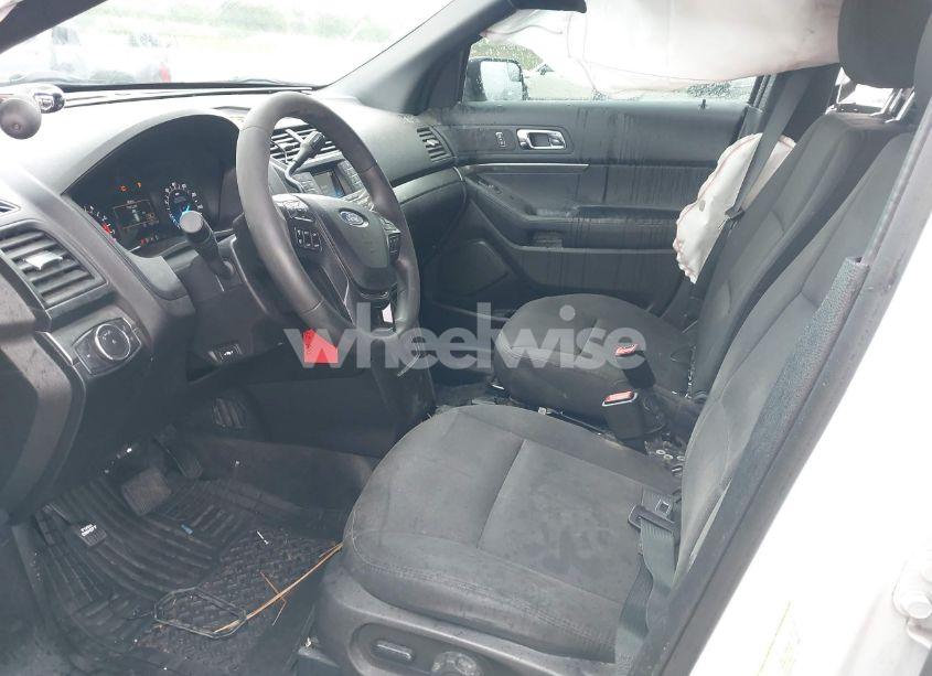 Photo 5 of 2018 Ford Police INTERCEPTOR (VIN 1FM5K8AR6JGC76392)