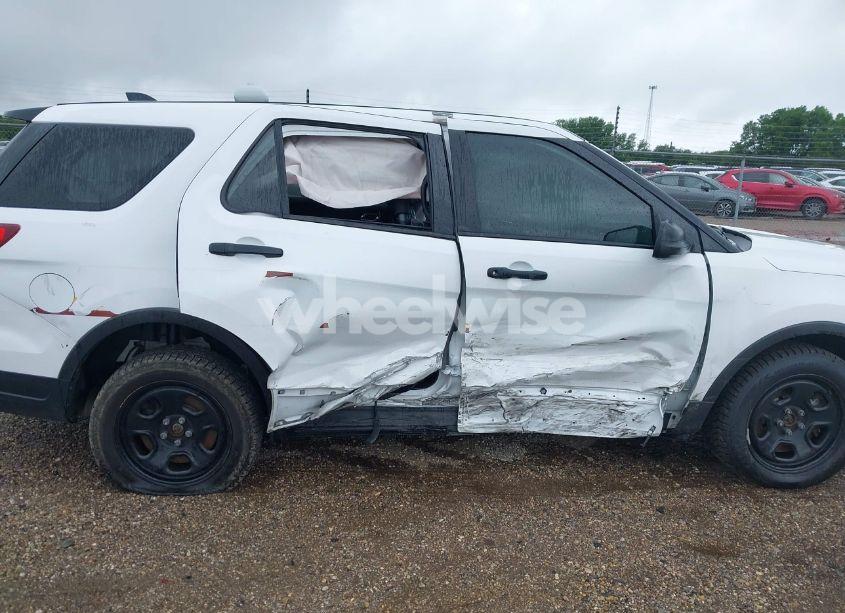 Photo 6 of 2018 Ford Police INTERCEPTOR (VIN 1FM5K8AR6JGC76392)