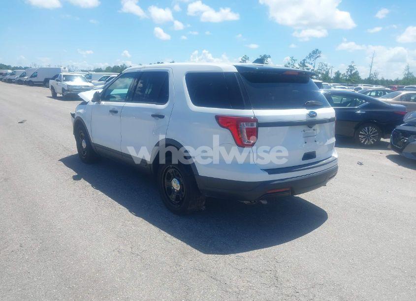 Photo 3 of 2018 Ford Police INTERCEPTOR (VIN 1FM5K8AR7JGB46279)
