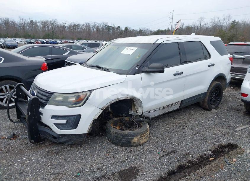 Photo 2 of 2016 Ford Police INTERCEPTOR (VIN 1FM5K8AR8GGB43660)