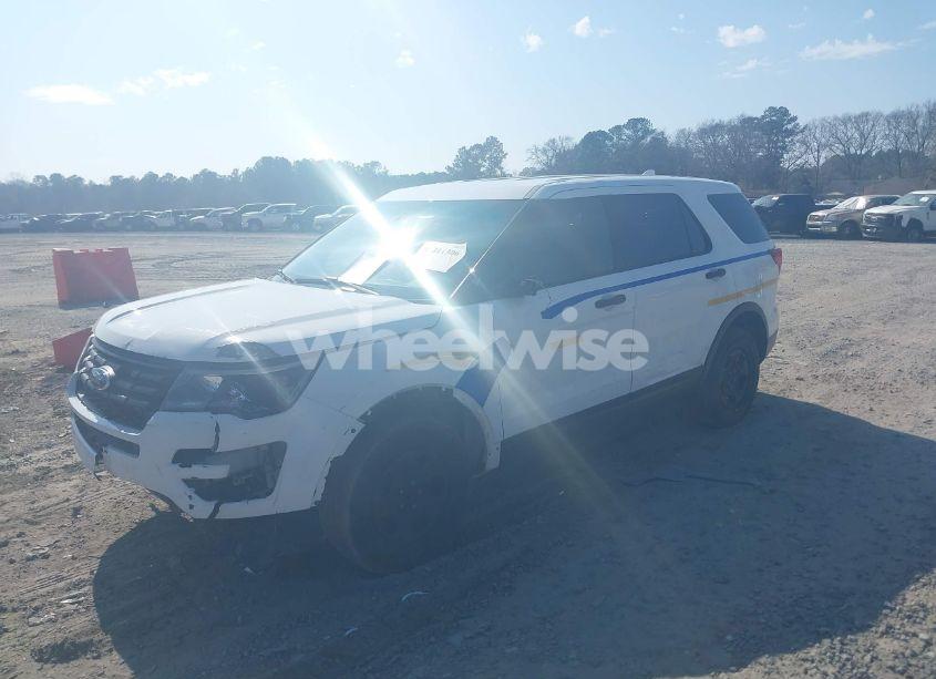 Photo 2 of 2017 Ford Police INTERCEPTOR (VIN 1FM5K8AR8HGB16184)