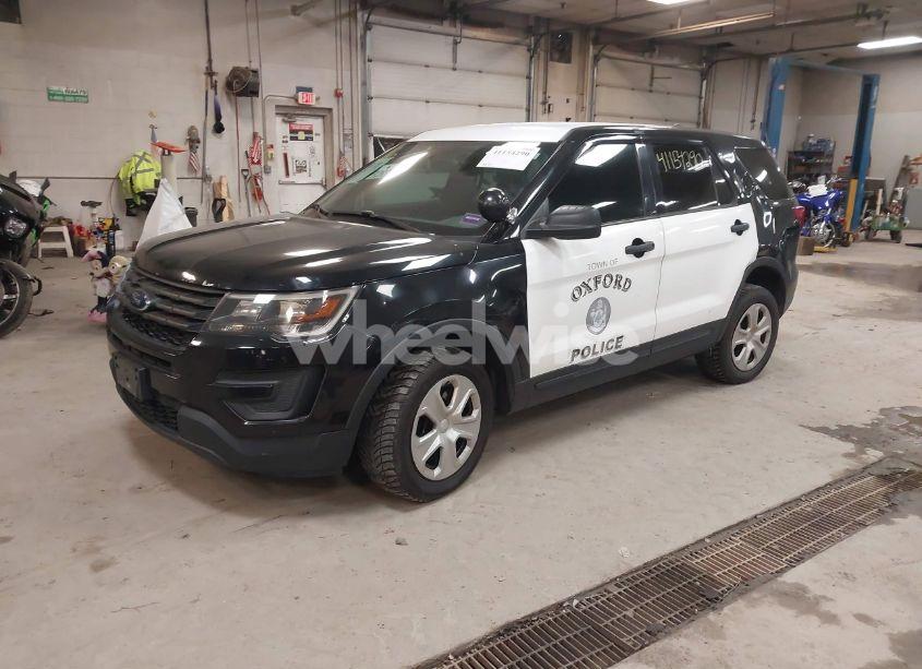 Photo 2 of 2018 Ford Police INTERCEPTOR (VIN 1FM5K8AR8JGC43930)