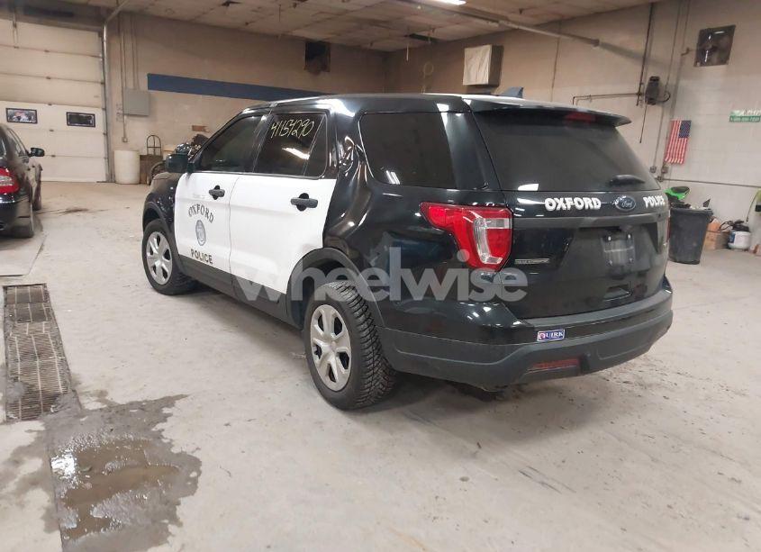 Photo 3 of 2018 Ford Police INTERCEPTOR (VIN 1FM5K8AR8JGC43930)