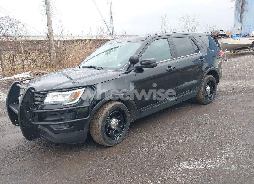 Photo 2 of 2019 Ford Police INTERCEPTOR (VIN 1FM5K8AR8KGB23661)
