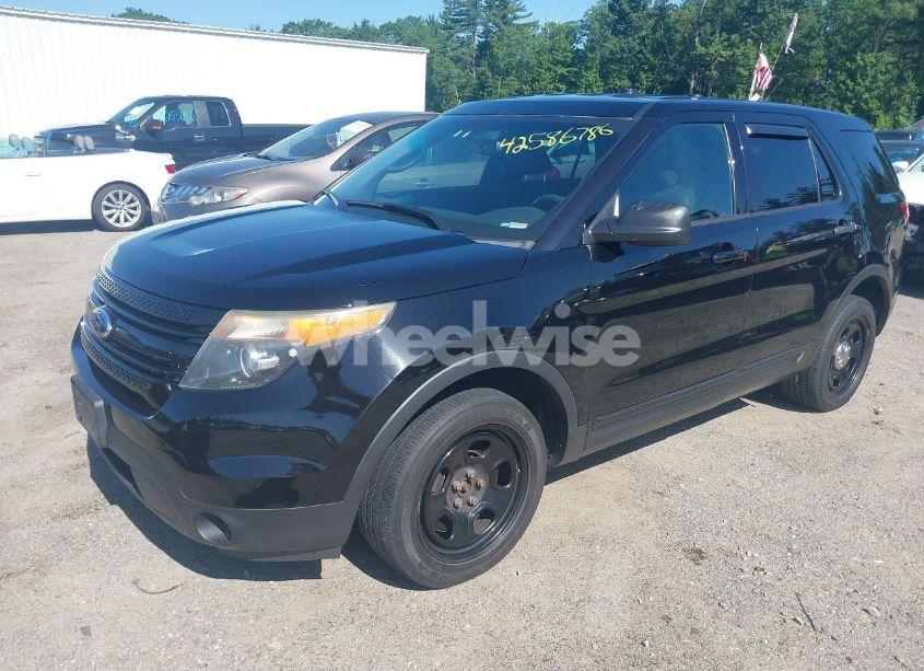 Photo 2 of 2015 Ford Police INTERCEPTOR (VIN 1FM5K8AR9FGB61812)
