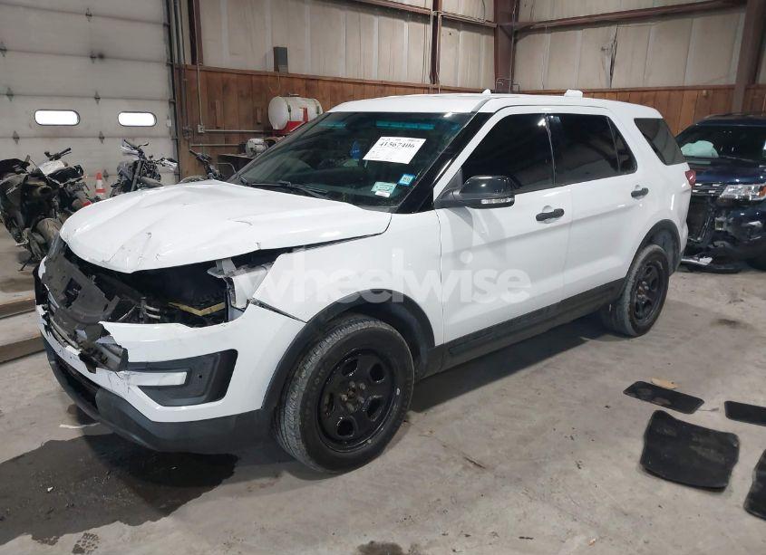 Photo 2 of 2017 Ford Police INTERCEPTOR (VIN 1FM5K8AR9HGB00902)