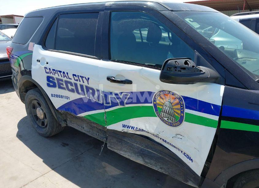 Photo 6 of 2019 Ford Police INTERCEPTOR (VIN 1FM5K8AR9KGA62563)