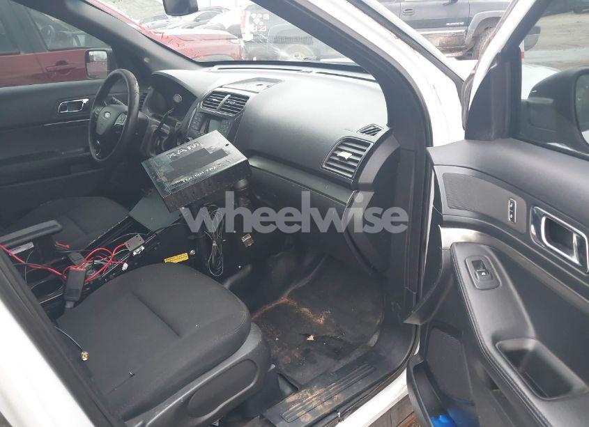 Photo 5 of 2016 Ford Police INTERCEPTOR (VIN 1FM5K8ARXGGC91907)