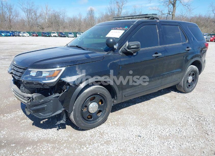 Photo 2 of 2017 Ford Police INTERCEPTOR (VIN 1FM5K8ARXHGB15960)