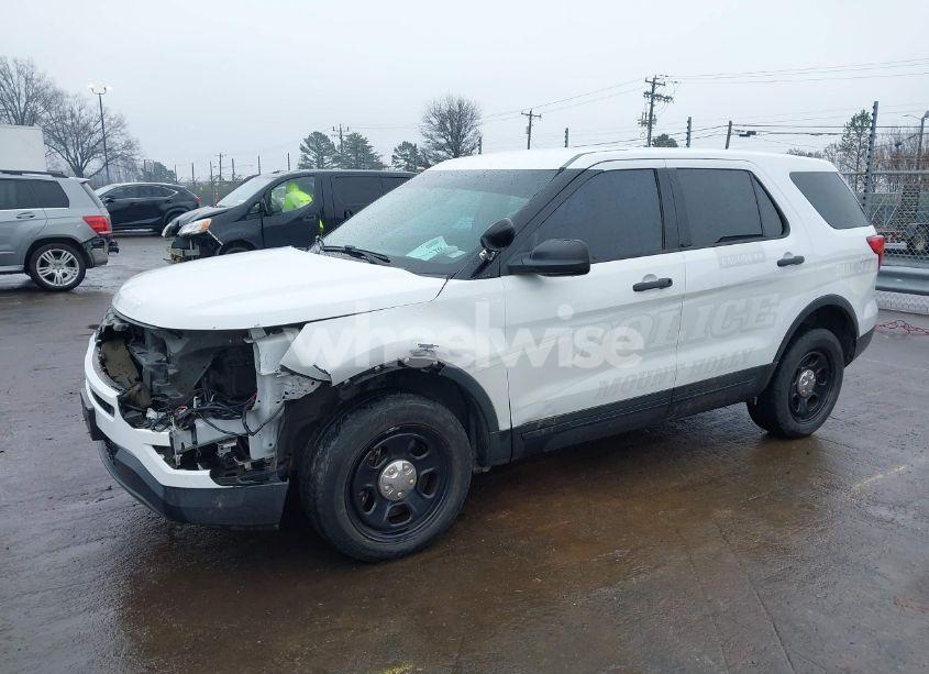 Photo 2 of 2017 Ford Police INTERCEPTOR (VIN 1FM5K8ARXHGB40597)