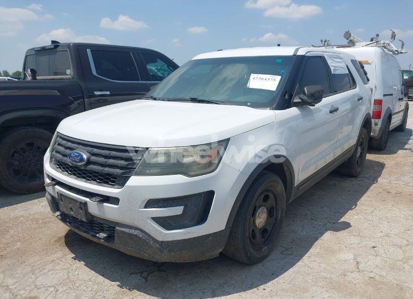 Photo 2 of 2017 Ford Police INTERCEPTOR (VIN 1FM5K8ARXHGB40700)