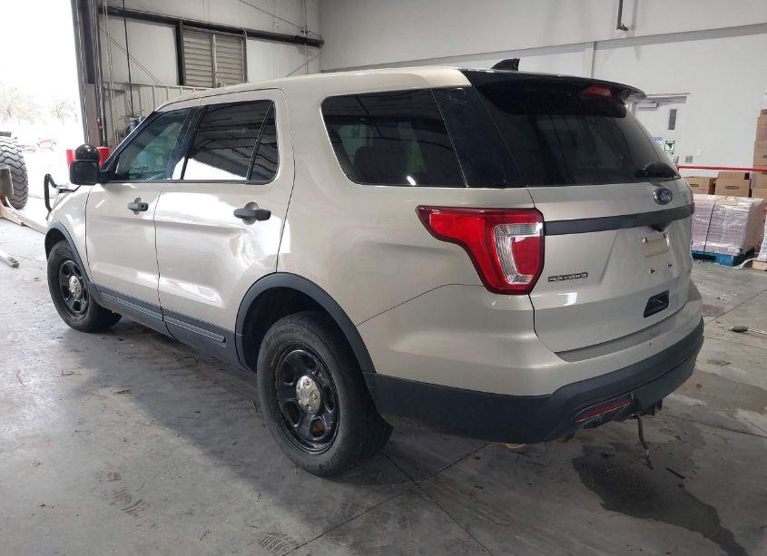 Photo 3 of 2017 Ford Utility POLICE INTERCEPTOR (VIN 1FM5K8ARXHGC57743)