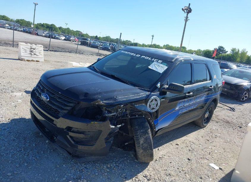 Photo 2 of 2018 Ford Police INTERCEPTOR UTILITY (VIN 1FM5K8ARXJGA37167)
