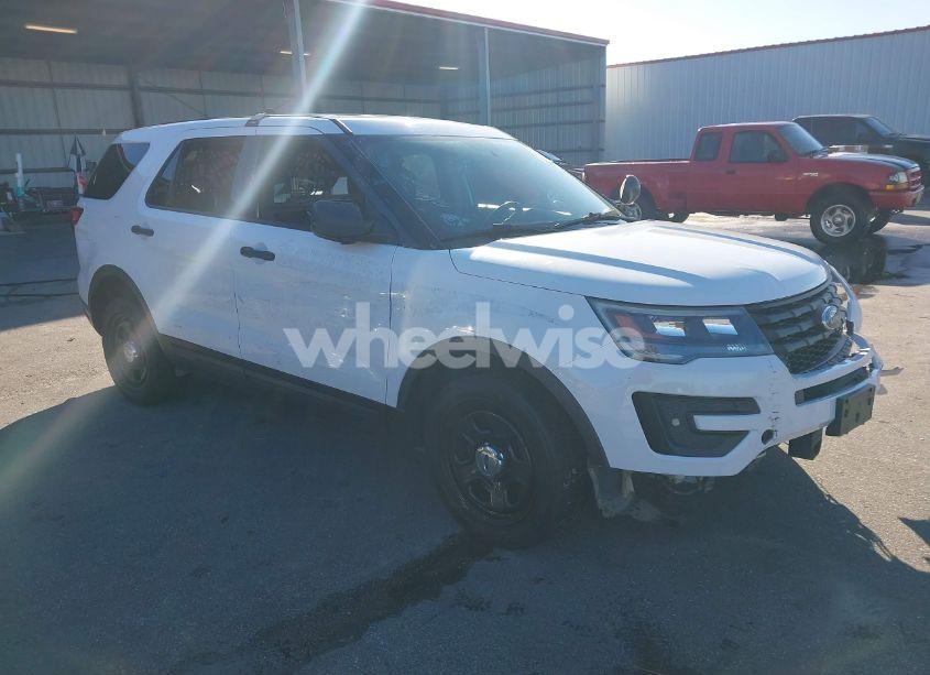 2018 Ford Police INTERCEPTOR (VIN 1FM5K8ARXJGC75990) main photo