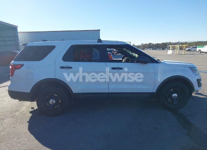 Photo 14 of 2018 Ford Police INTERCEPTOR (VIN 1FM5K8ARXJGC75990)