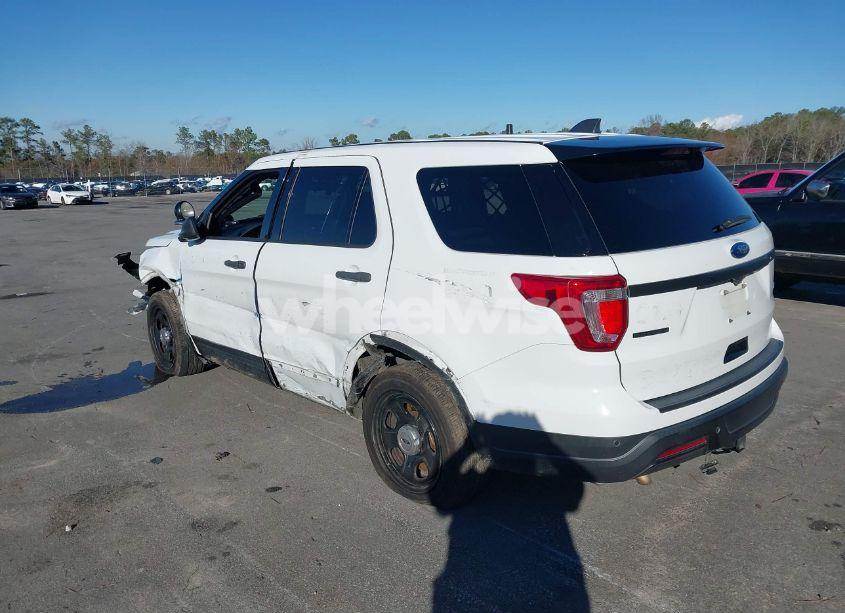 Photo 3 of 2018 Ford Police INTERCEPTOR (VIN 1FM5K8ARXJGC75990)