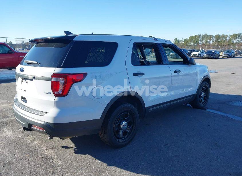 Photo 4 of 2018 Ford Police INTERCEPTOR (VIN 1FM5K8ARXJGC75990)