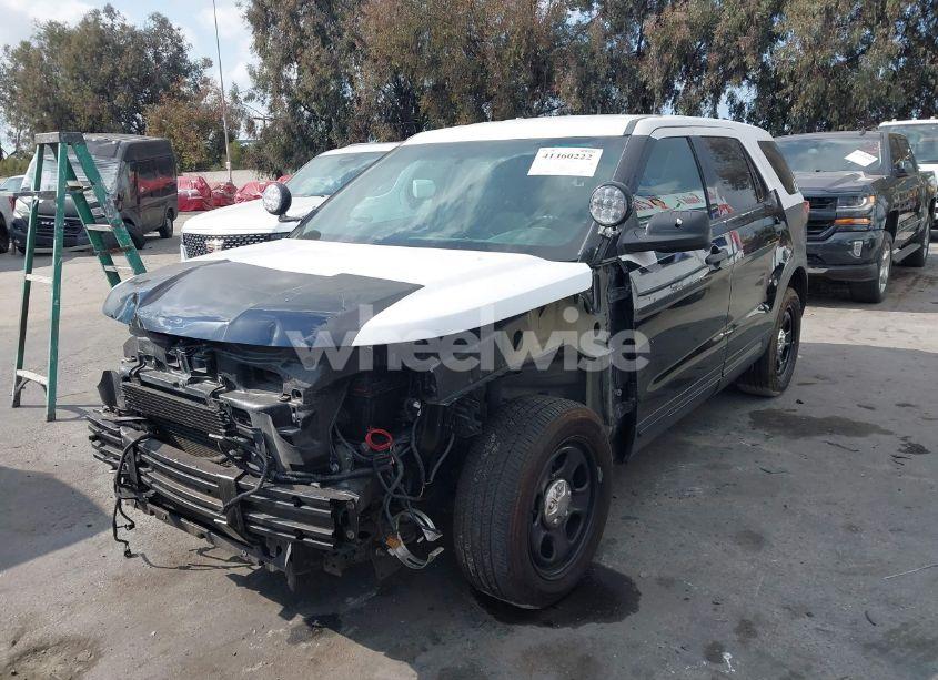 Photo 2 of 2016 Ford Police INTERCEPTOR (VIN 1FM5K8AT1GGB65205)