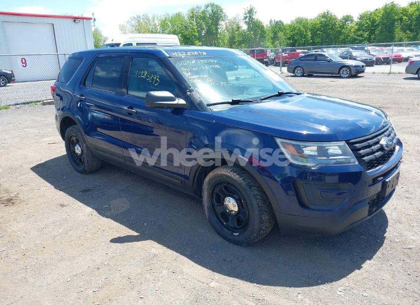 2017 Ford Police INTERCEPTOR (VIN 1FM5K8AT1HGC07504) main photo
