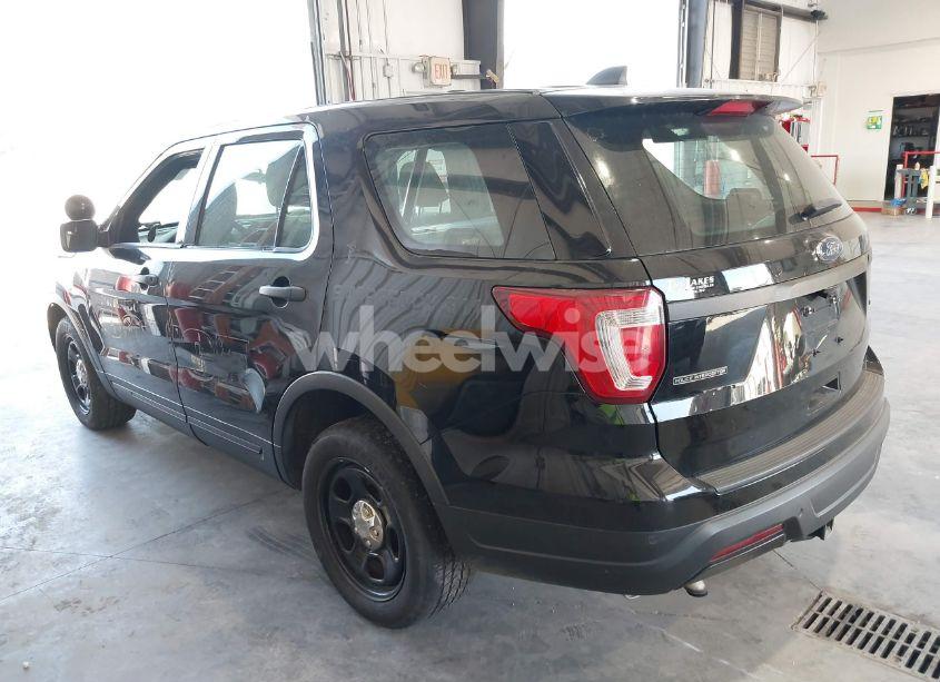 Photo 3 of 2018 Ford Police INTERCEPTOR UTILITY (VIN 1FM5K8AT1JGC74111)
