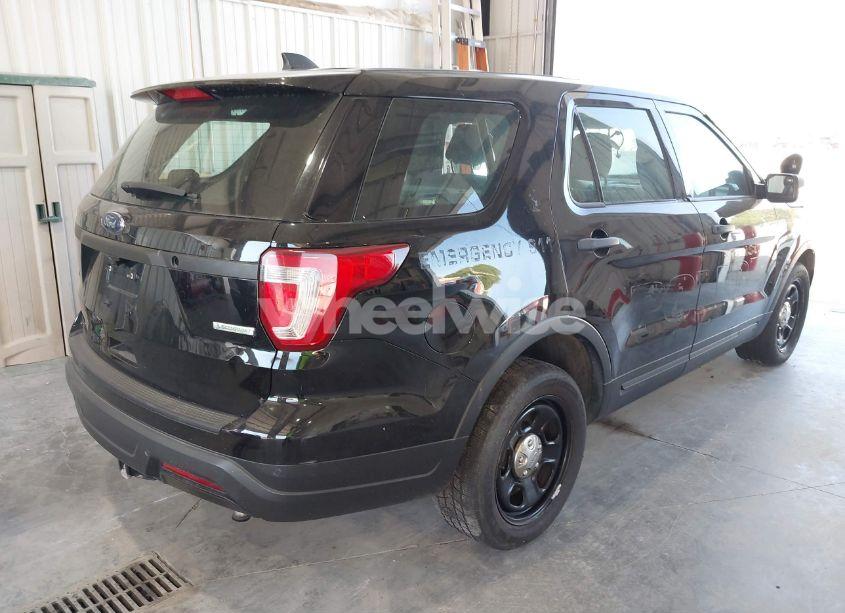 Photo 4 of 2018 Ford Police INTERCEPTOR UTILITY (VIN 1FM5K8AT1JGC74111)