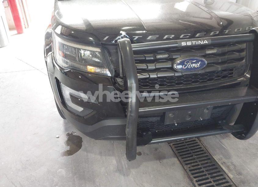 Photo 6 of 2018 Ford Police INTERCEPTOR UTILITY (VIN 1FM5K8AT1JGC74111)