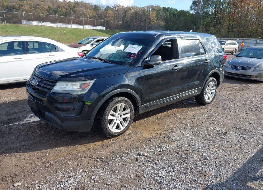 Photo 2 of 2016 Ford Utility POLICE INTERCEPTOR (VIN 1FM5K8AT2GGD32137)