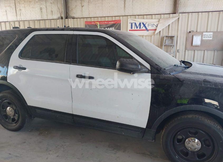 Photo 13 of 2018 Ford Police INTERCEPTOR (VIN 1FM5K8AT5JGB19089)