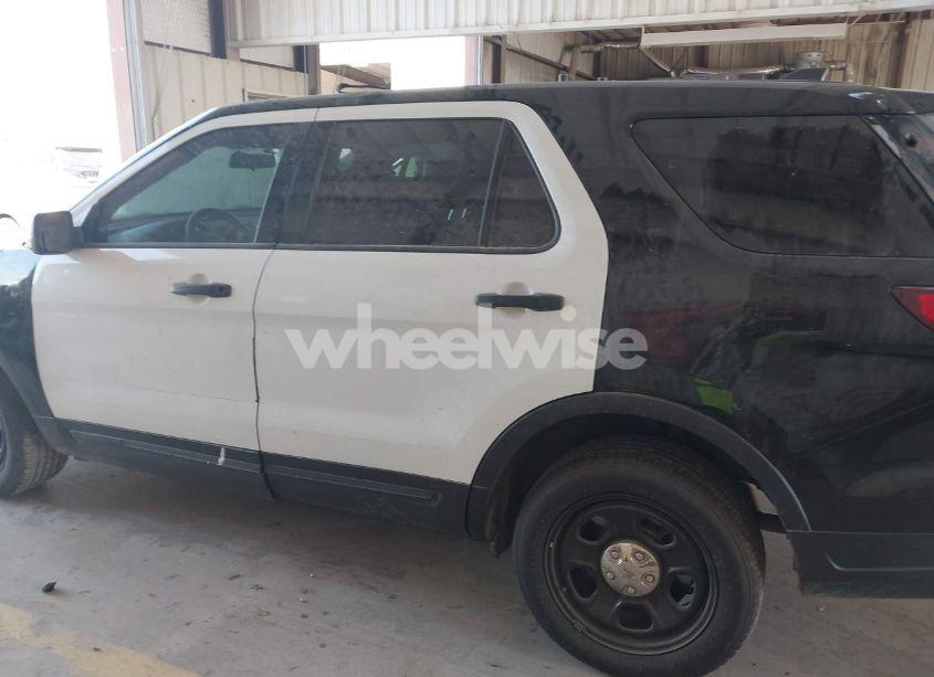 Photo 14 of 2018 Ford Police INTERCEPTOR (VIN 1FM5K8AT5JGB19089)