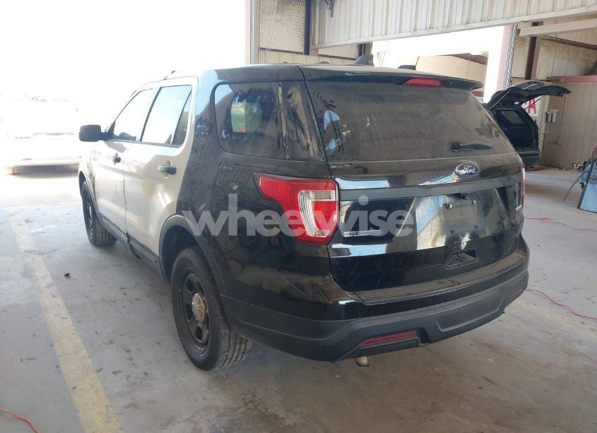 Photo 3 of 2018 Ford Police INTERCEPTOR (VIN 1FM5K8AT5JGB19089)