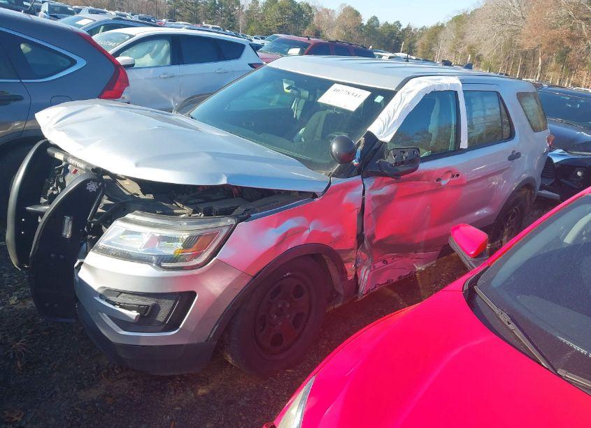 Photo 2 of 2018 Ford Police INTERCEPTOR UTILITY (VIN 1FM5K8AT5JGC57263)
