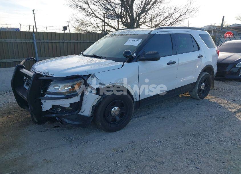 Photo 2 of 2016 Ford Police INTERCEPTOR (VIN 1FM5K8AT7GGA78375)