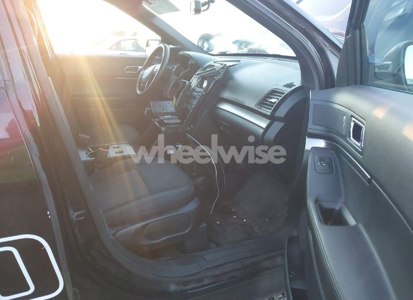 Photo 5 of 2019 Ford Police INTERCEPTOR (VIN 1FM5K8AT8KGB55053)