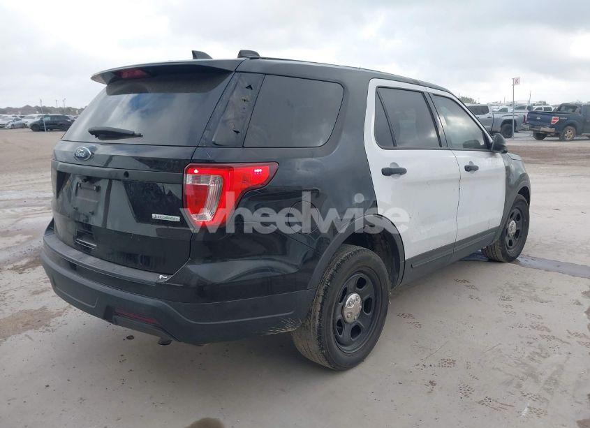 Photo 4 of 2019 Ford Police INTERCEPTOR (VIN 1FM5K8ATXKGB54891)