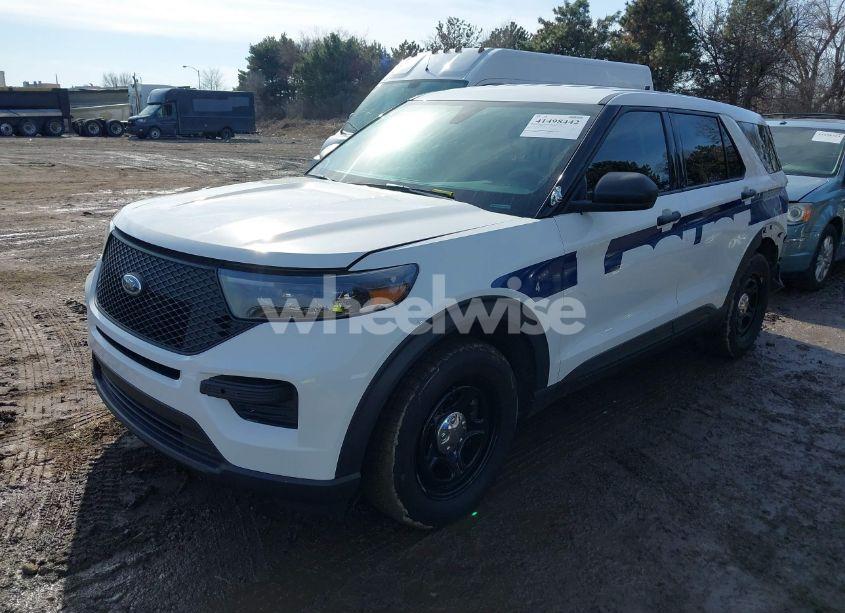 Photo 2 of 2020 Ford Police INTERCEPTOR (VIN 1FM5K8AW1LGA55582)