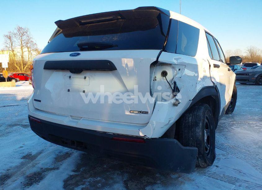 Photo 18 of 2021 Ford Police INTERCEPTOR UTILITY (VIN 1FM5K8AW3MNA20037)