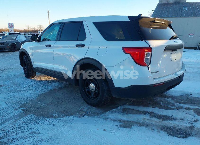 Photo 3 of 2021 Ford Police INTERCEPTOR UTILITY (VIN 1FM5K8AW3MNA20037)