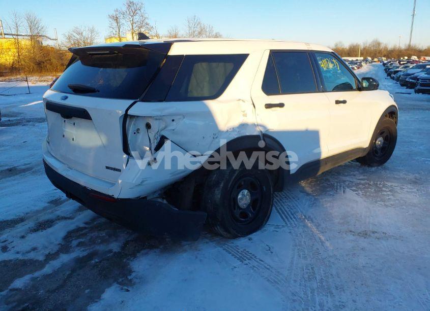 Photo 4 of 2021 Ford Police INTERCEPTOR UTILITY (VIN 1FM5K8AW3MNA20037)