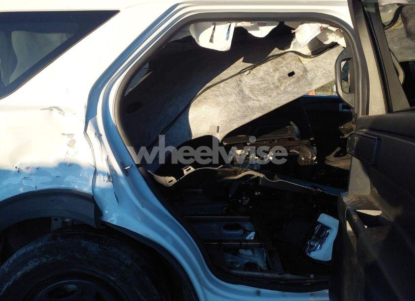 Photo 8 of 2021 Ford Police INTERCEPTOR UTILITY (VIN 1FM5K8AW3MNA20037)