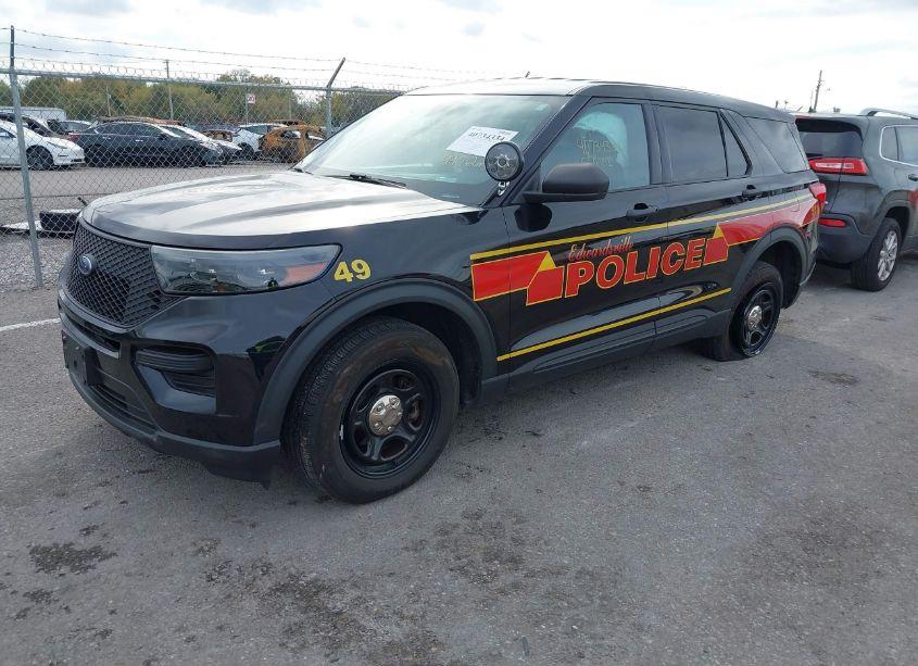 Photo 2 of 2020 Ford Police INTERCEPTOR UTILITY (VIN 1FM5K8AW4LGA95574)