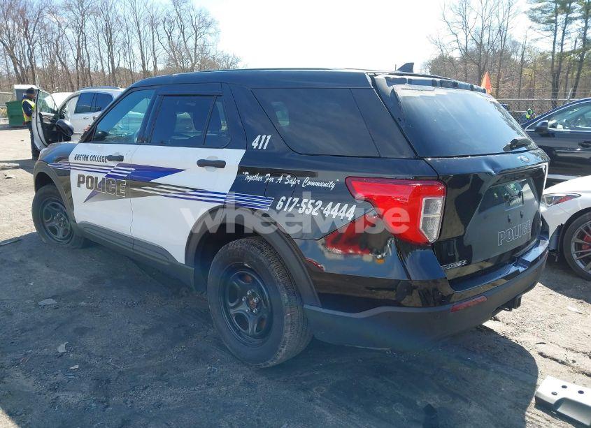 Photo 3 of 2022 Ford Police INTERCEPTOR (VIN 1FM5K8AW4NNA02325)