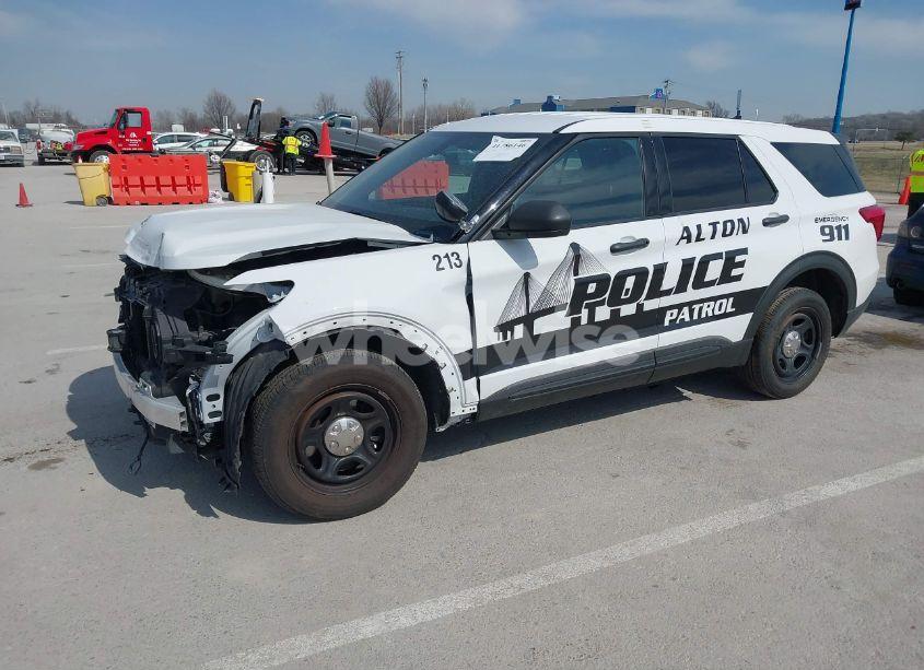 Photo 2 of 2020 Ford Police INTERCEPTOR (VIN 1FM5K8AW5LGC67871)