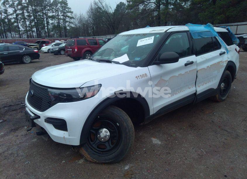 Photo 2 of 2020 Ford Police INTERCEPTOR UTILITY (VIN 1FM5K8AW9LGC12744)