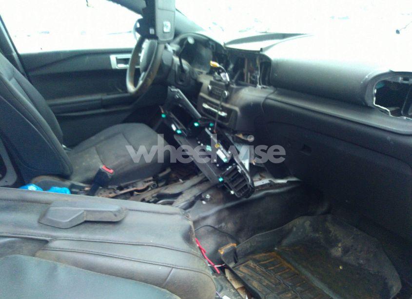 Photo 5 of 2020 Ford Police INTERCEPTOR UTILITY (VIN 1FM5K8AW9LGC12744)