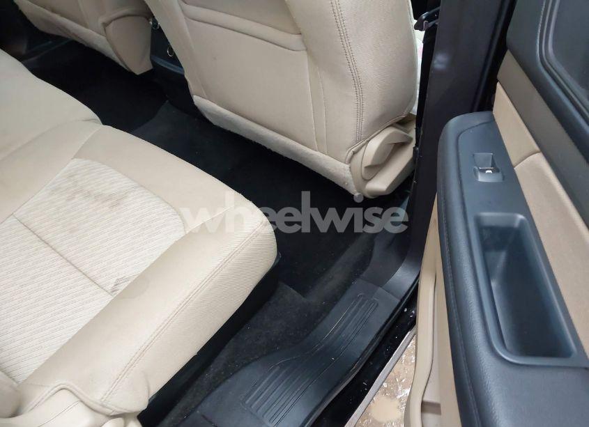 Photo 8 of 2016 Ford Explorer (VIN 1FM5K8B80GGA24054)