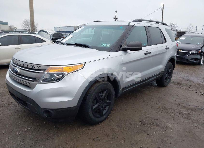 Photo 2 of 2013 Ford Explorer (VIN 1FM5K8B83DGB11443)