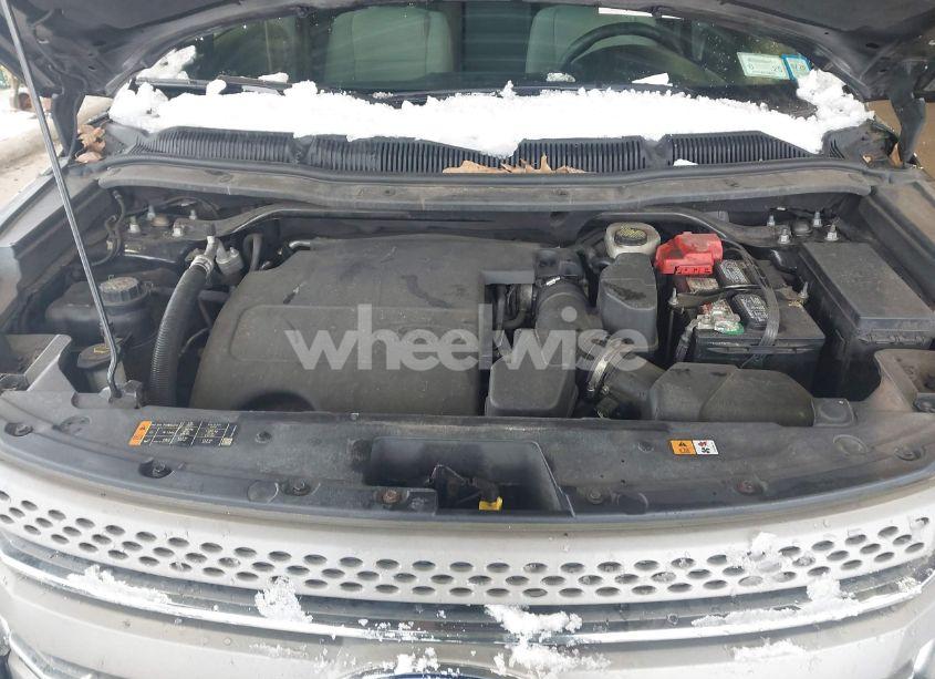 Photo 10 of 2014 Ford Explorer (VIN 1FM5K8B83EGB31774)